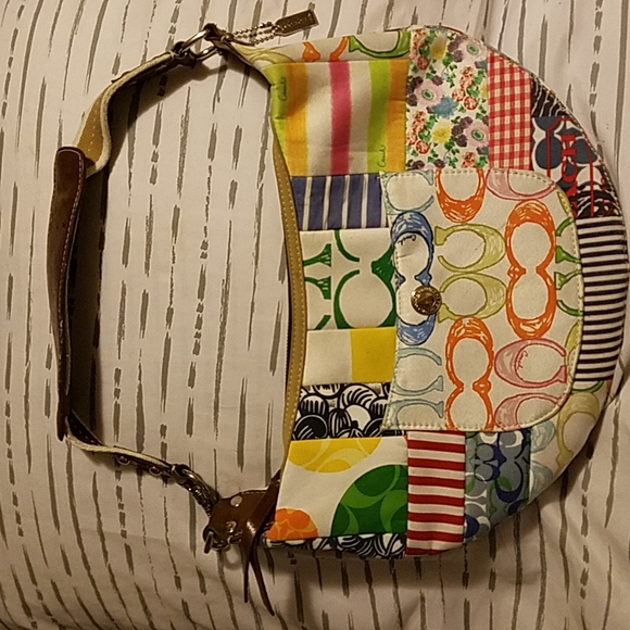 Coach Authentic Cute Alot of Room Shoulder Bag - Picture 6 of 6